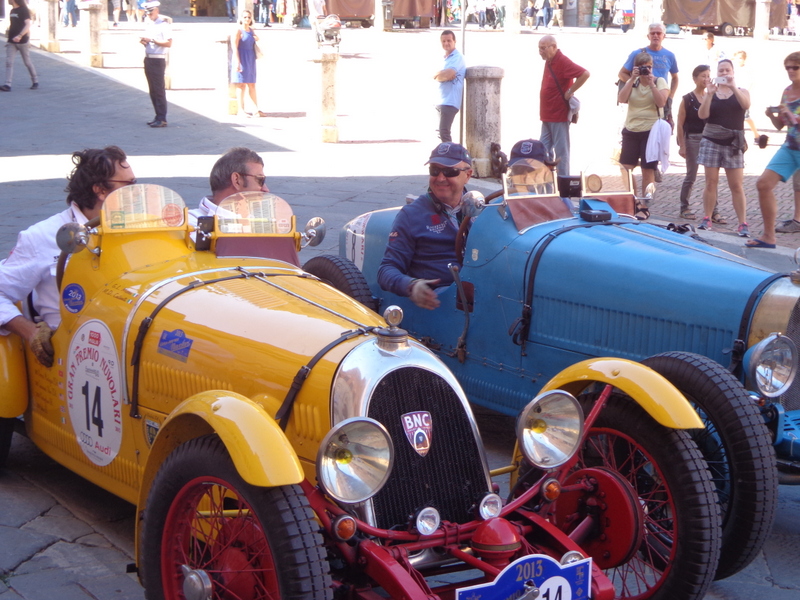 Oldtimer auf dem Campo in Siena beim Gran Premio Nuvolari.