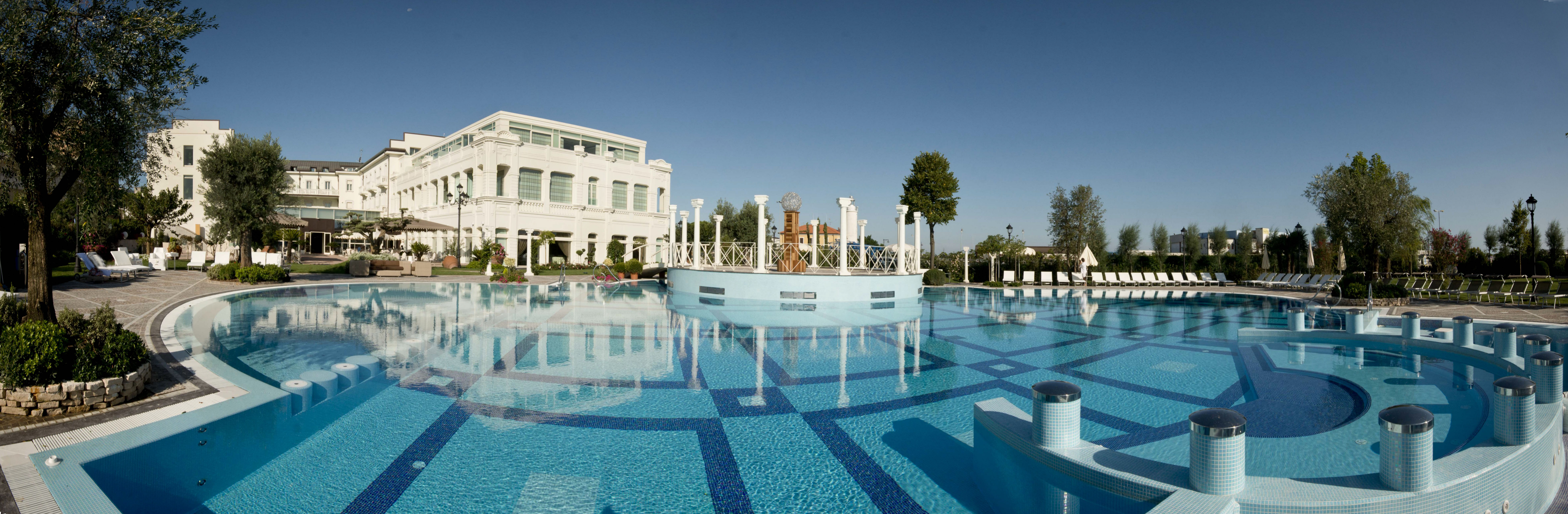 Selec Hotels GH da Vinci Piscina Panoramica 3