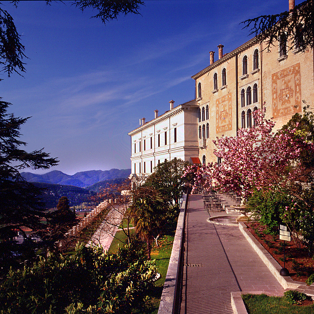 Castello Brando in Panoramalage von Cison di Valmarino im Veneto