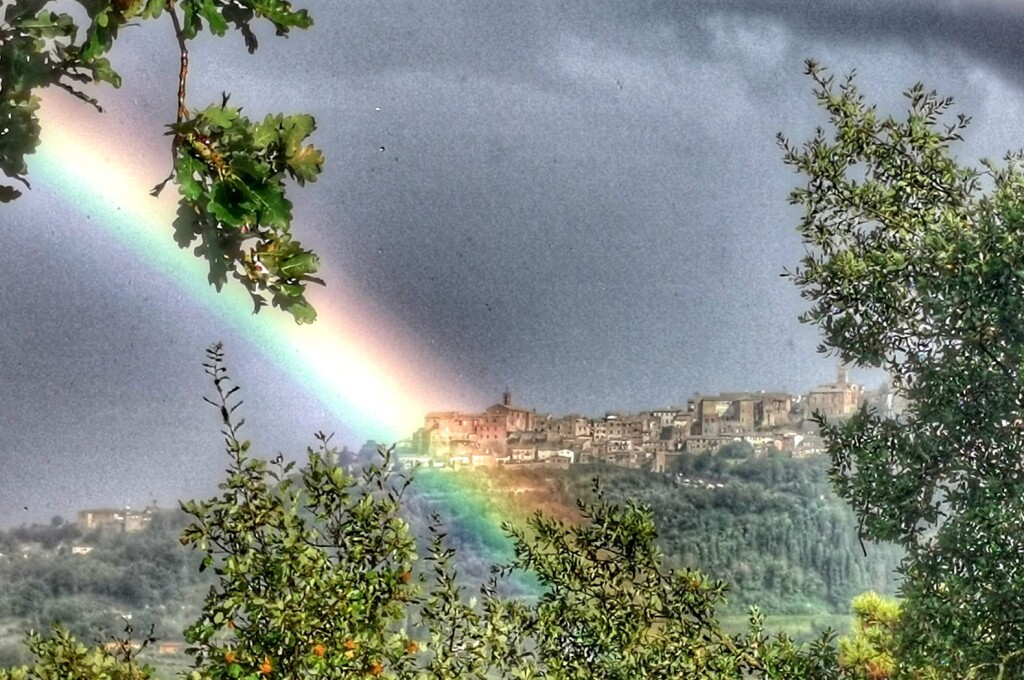 Toskana - Regenbogen bei Montepulciano